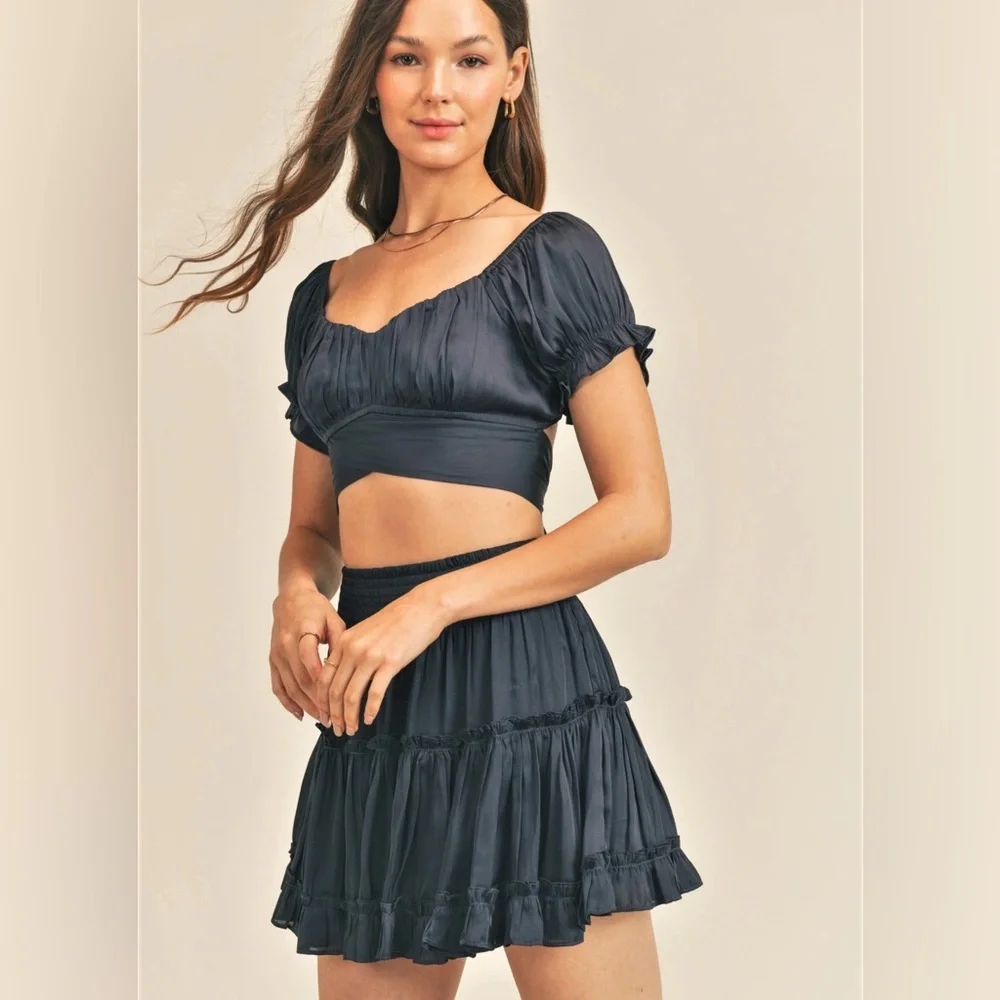 RESET by Jane Navy Blue Ruched Crop Top Tie Back Puff Sleeve NWT Size S - Picture 3 of 4